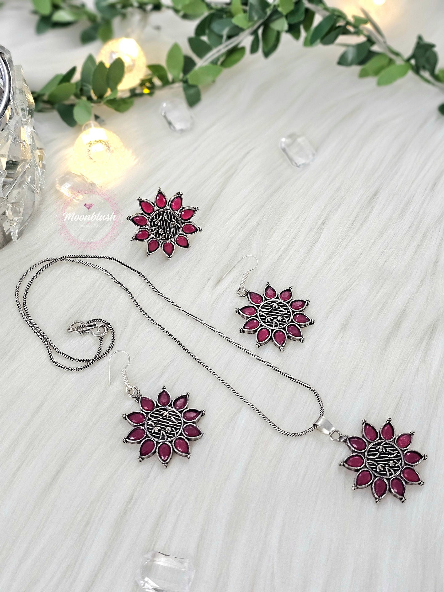Silver Replica Pendant Set with Monalisa Stone Ring