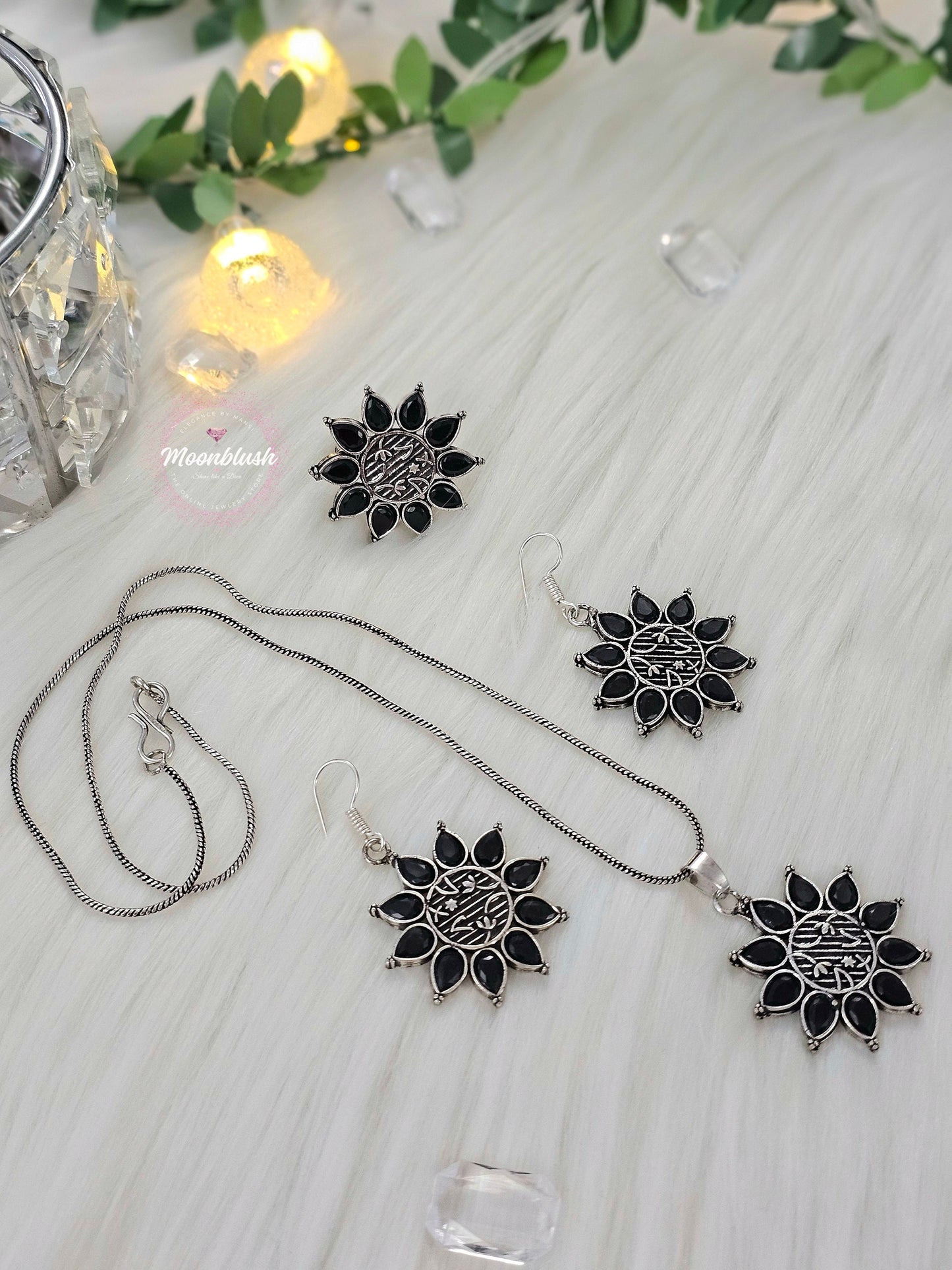 Silver Replica Pendant Set with Monalisa Stone Ring