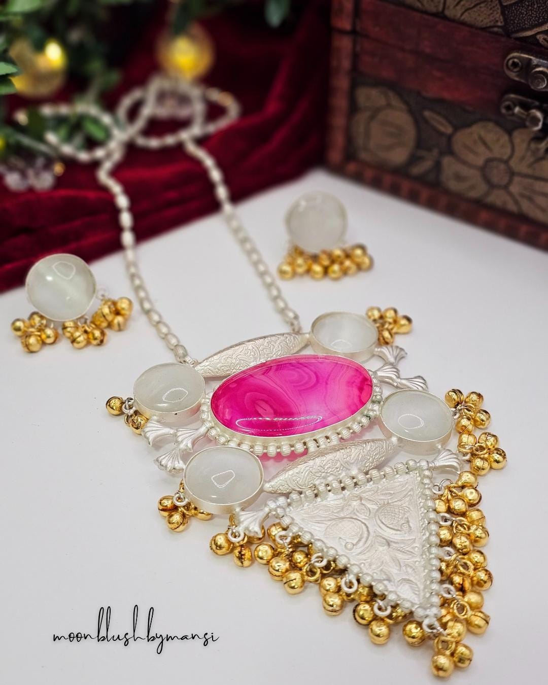 Handcrafted Pink Agate Pendant Necklace – Silver-Inspired Matar Mala with Ghungroos