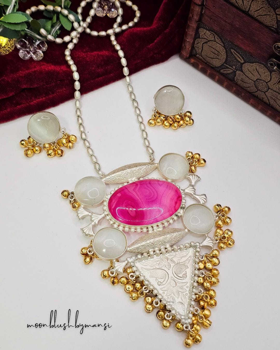 Handcrafted Pink Agate Pendant Necklace – Silver-Inspired Matar Mala with Ghungroos