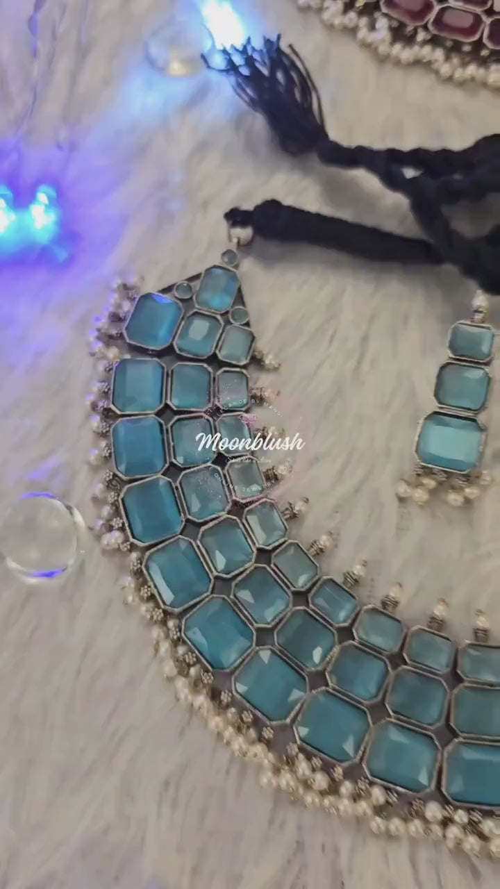 Silver Replica Necklace Set: Monalisa Stones & Pearls