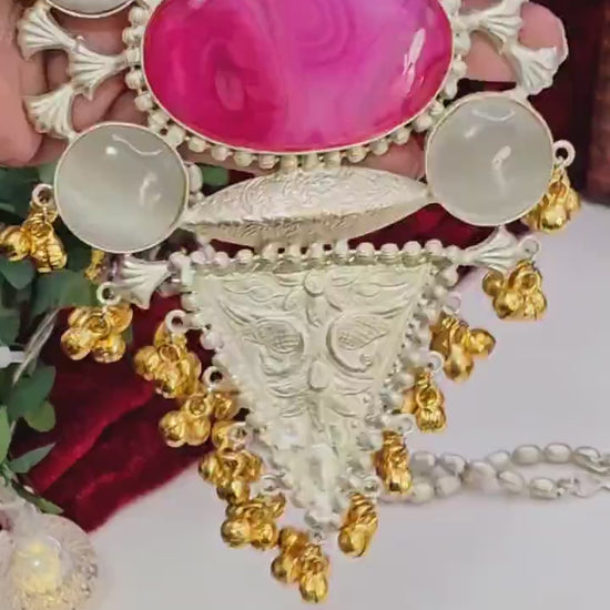 Handcrafted Pink Agate Pendant Necklace – Silver-Inspired Matar Mala with Ghungroos